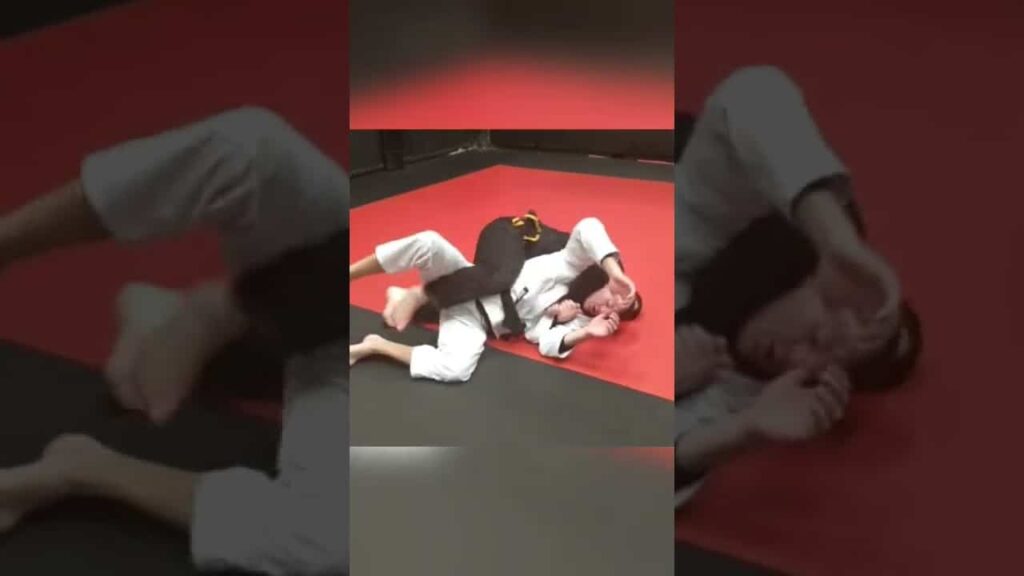 Retaining the back when he slips the hooks