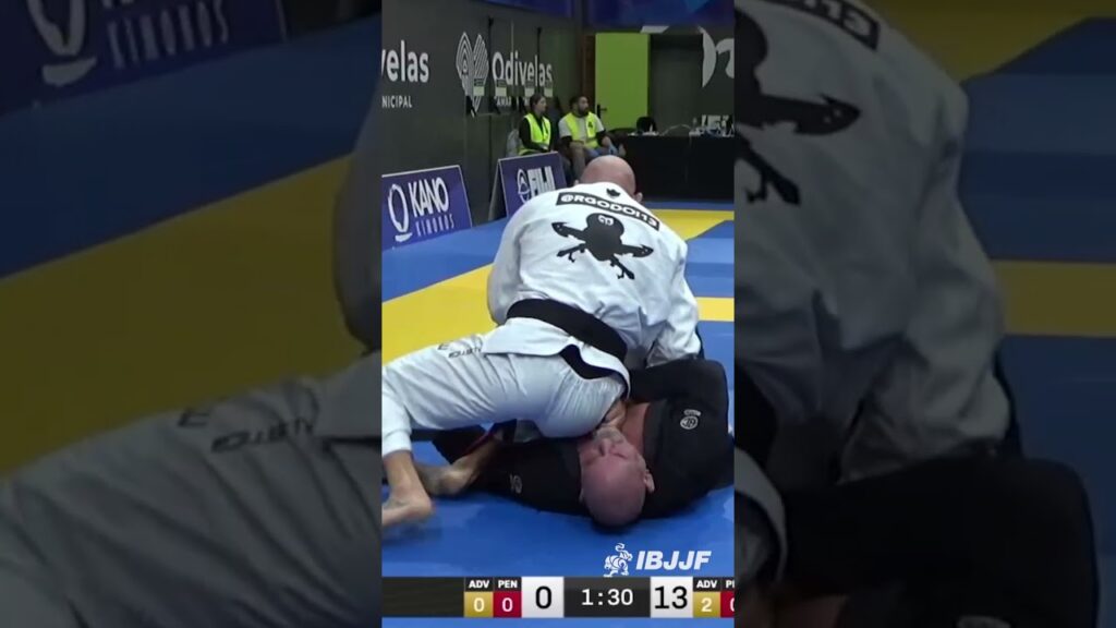 Roberto Godoi is a Submission Hunter!