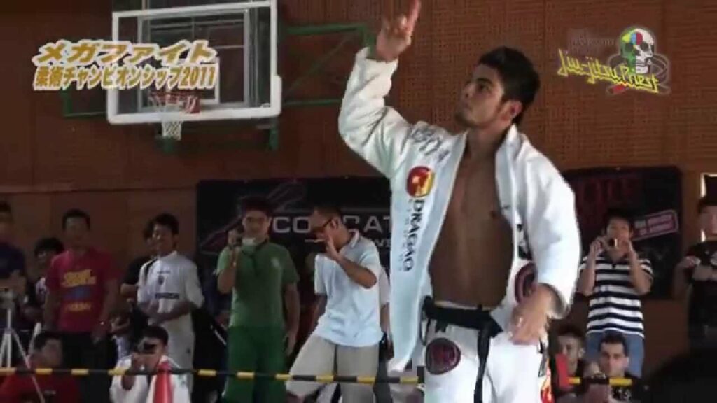 Roberto Satoshi Souza - Flying Attacks & Guard Highlight [HELLO JAPAN]