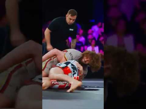 Roberto vs Ryan Aitken did not disappoint🫡 #WNO29