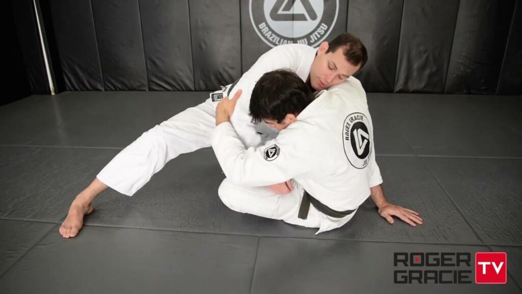 Roger Gracie - butterfly guard