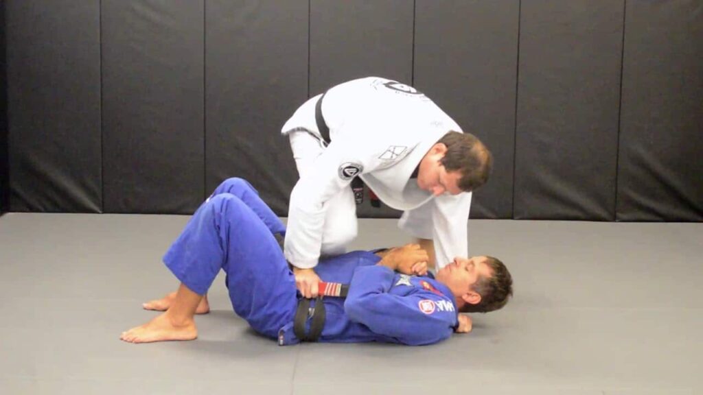 Roger Gracie ensina o estrangulamento “Baseball”