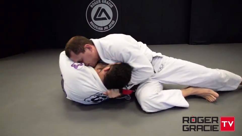 Roger Gracie paper cutter choke