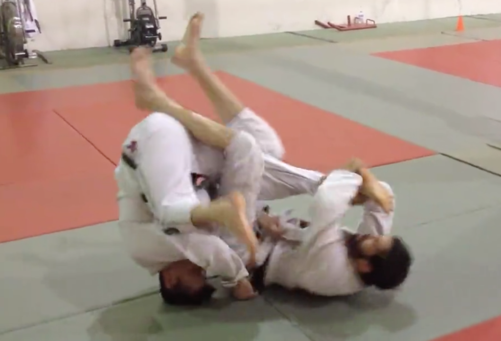 Roli Delgado - Lasso Guard to Kneebar