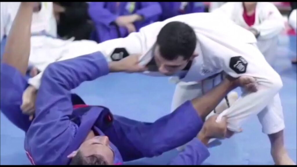 Romulo Barral ensina armlock da guarda-aranha na Alliance Acqua