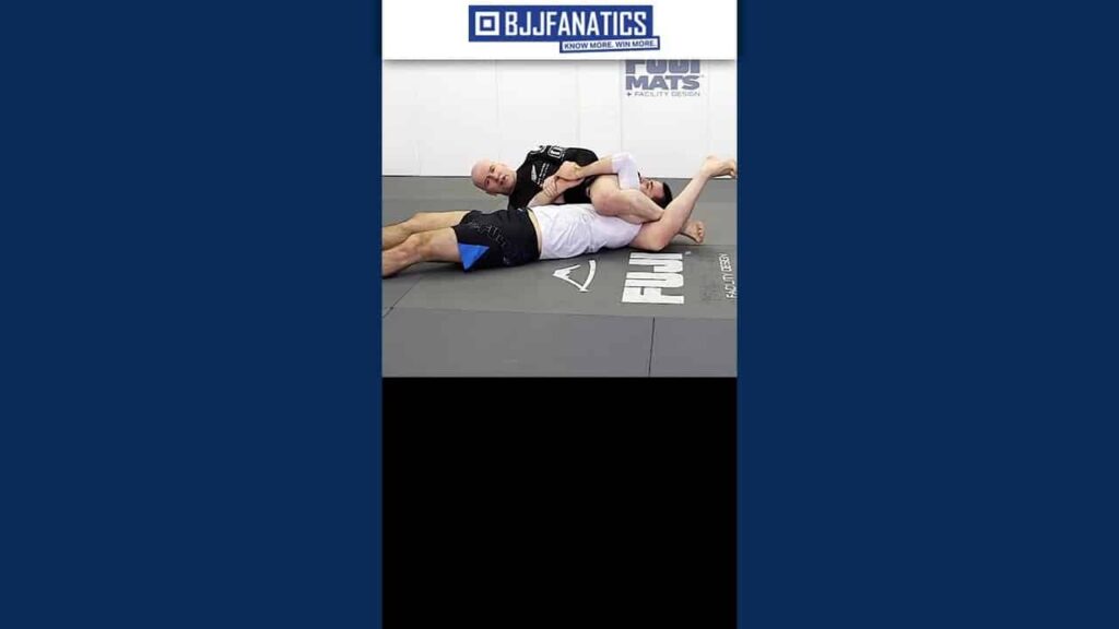 SIDE TRIANGLE WHILE GUARD PASSING - John Danaher