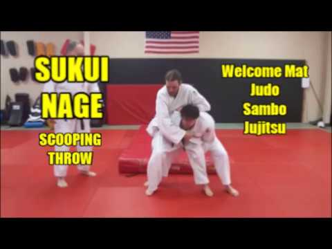 SUKUI NAGE SCOOPING THROW