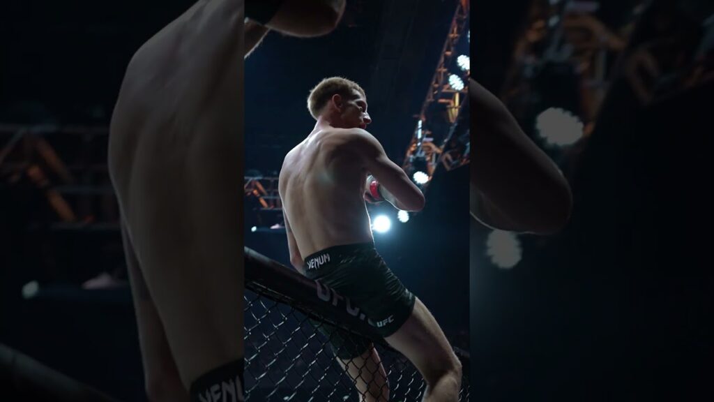 Sam Patterson had him out on his feet 👊 #ufcparis