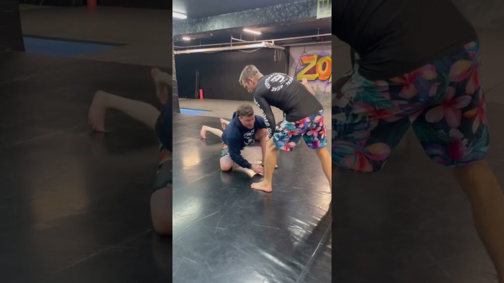 Seated low single to Imanari π£ππ