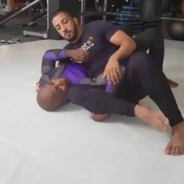 Shoulder Lock by @gil.santosbjj