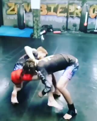 Single leg to reverse triangle!
#Repost @takedownscience