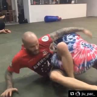 Smooth action by Jeff Glover
 @jiu_pac video