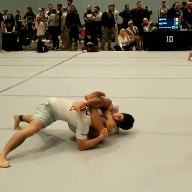 Sneaky Flying Triangle by @one.and.only.jazzortiz