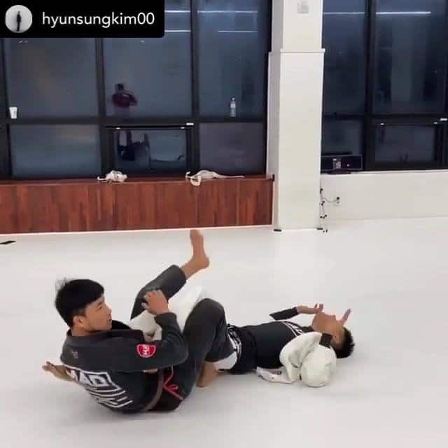Some interesting setup off the leg drag by @hyunsungkim00