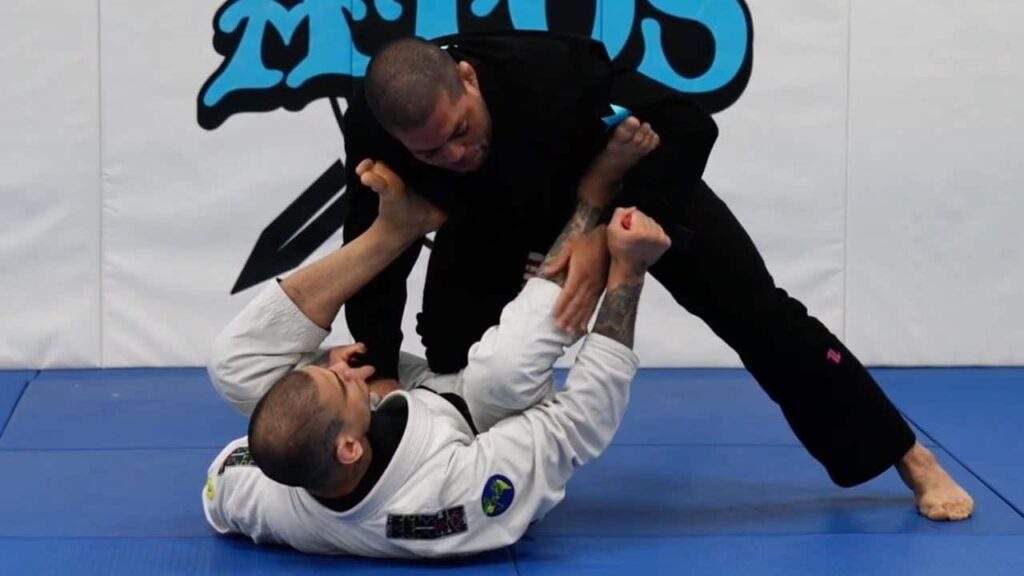 Spider Guard Pass Details by BJJ Legend Andre Galvao