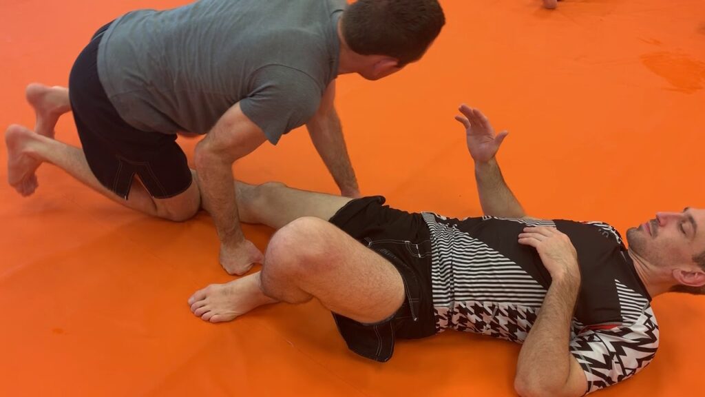 Sprawling Kneebar from the Over/Under Guard Pass