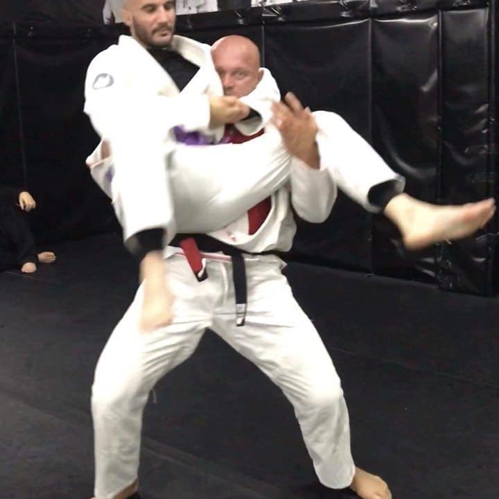 Statistically most street fights will involve a wild punch and a headlock. Mr Sla...