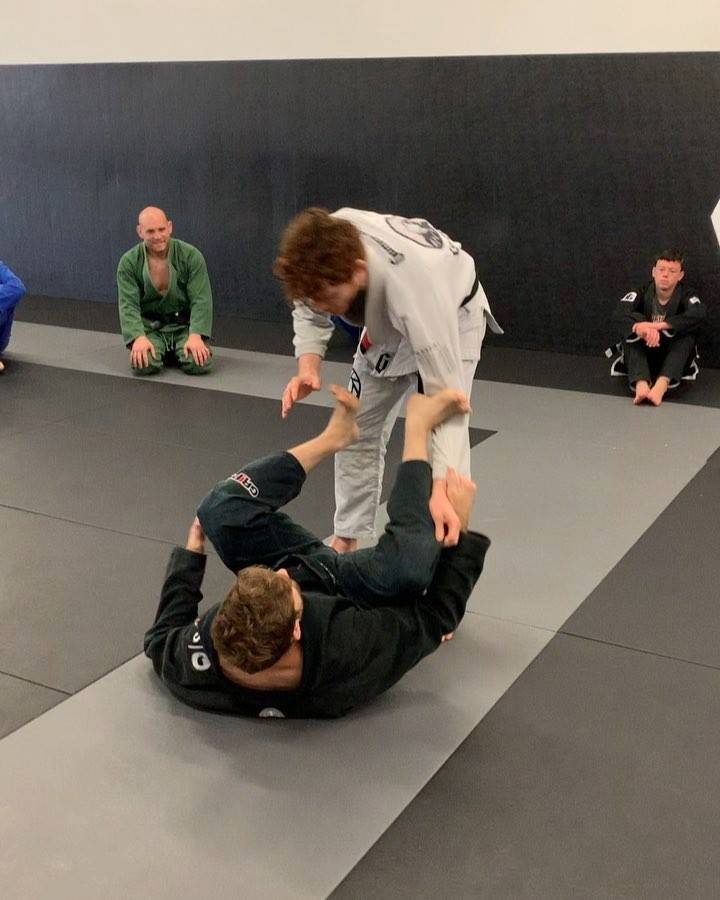 Straight out of the @jonthomasbjj Lab. Subscribe to Jon Thomas’s Youtube cha...