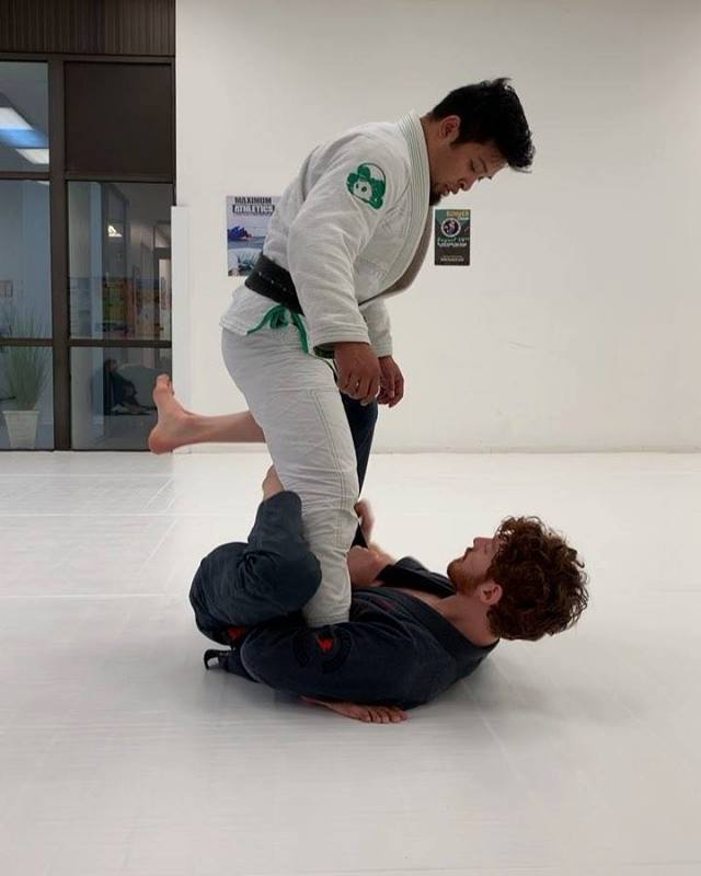 Straight out of the @jonthomasbjj Lab. Tag a drilling partner!
 —
 —
 #choke...