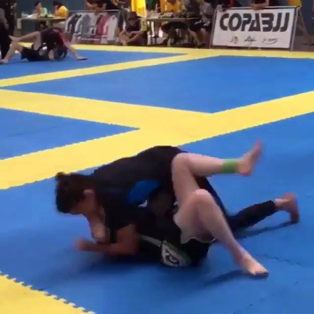 Takedown - Ouch  - to Kimura finish @natascha_coerper