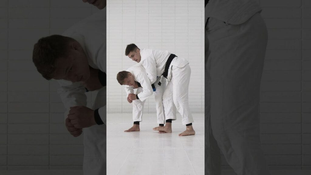 Taking the back from standing hip control | AOJ+ aojplus.com