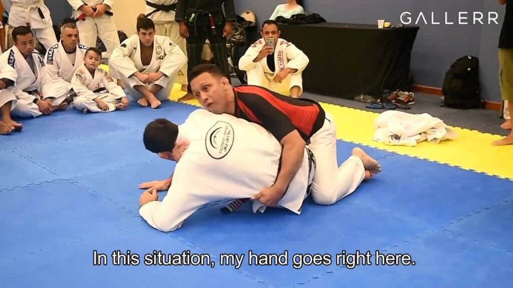 The KatagarenzoInnovative choke by Renzo Gracie