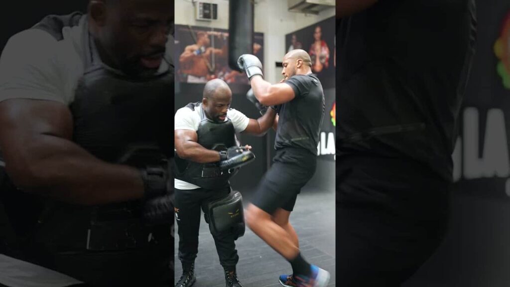 The hometown kid is looking sharp ahead of UFC Paris 🤜