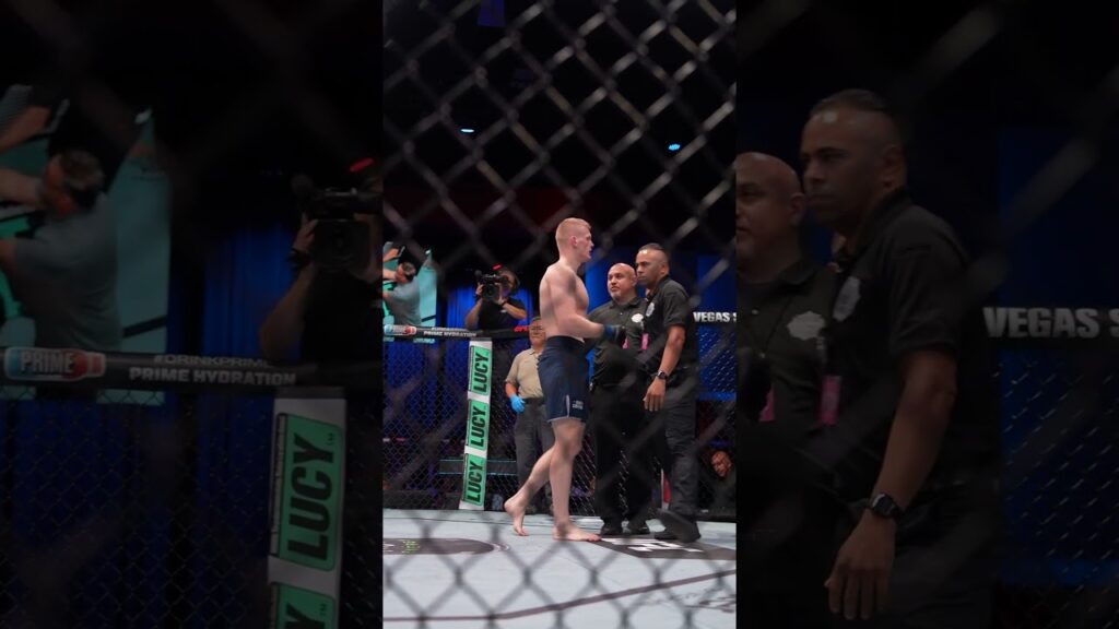 The sound of that punch 😳 #dwcs