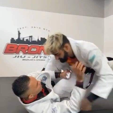 This is that bad boy Moizinho hit Rolando Samson with a while back. Who remembers...