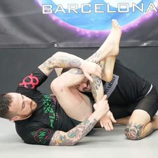 Thursday Rubber Guard chain by @manu10p at @10thplanetbarcelona  
 •
 Path  Post