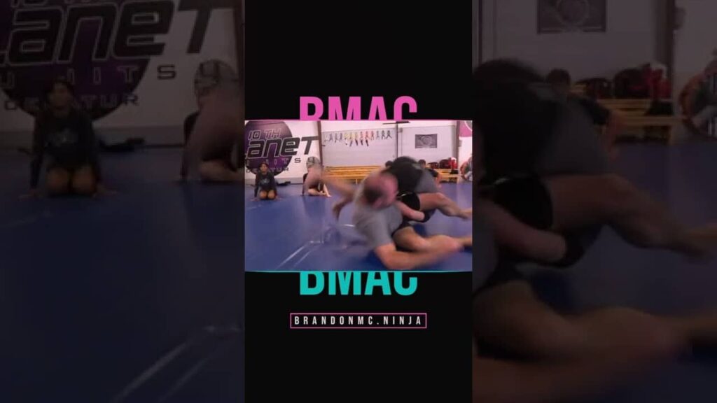 Triangle to Omoplata Sweep #shorts