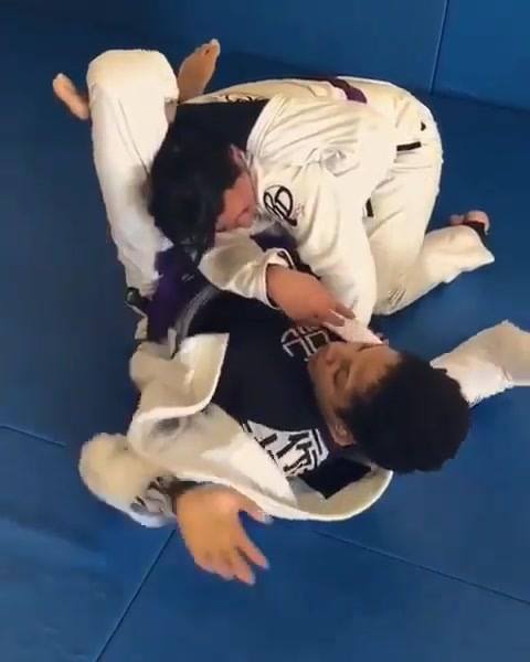 Triangle with two arms in. Here’s a nice way to do it. Technique by @jammylonglegs.