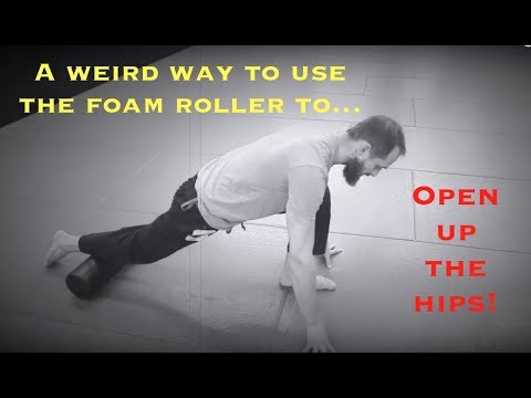 Try This Different Way Of Using A Foam Roller To Stretch The Hip Flexors