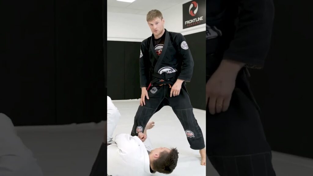 Try this Guillotine attempt to De La Riva pass #jiujitsu #bjj #brazilianjiujitsu
