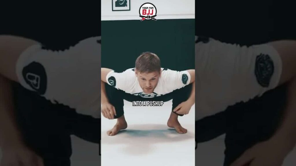 Try this warmup drill! #bjj #jiujitsu #brazilianjiujitsu #grappling #shorts #mobility #stretching