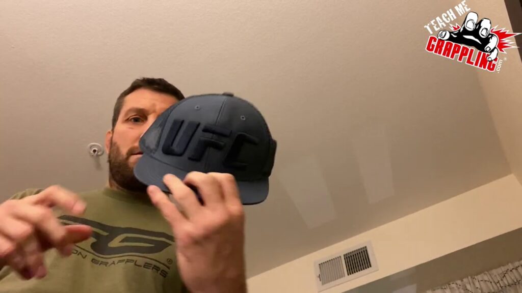 UFC/Reebok Goodie Bag UNBOXING!!  What Do UFC Cornerman GET!??