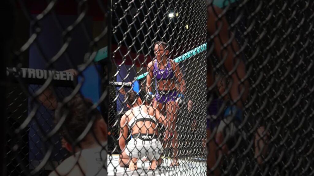 Unanimous decision for Iasmin Lucindo 👊 #ufcvegas109