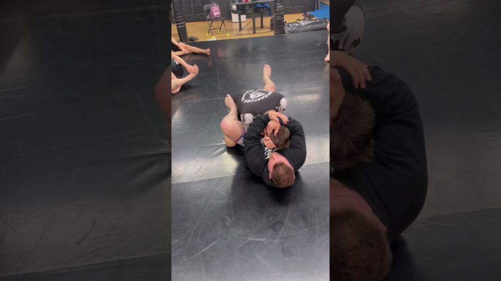 Use this flow and hit more armbars 💪🏻
