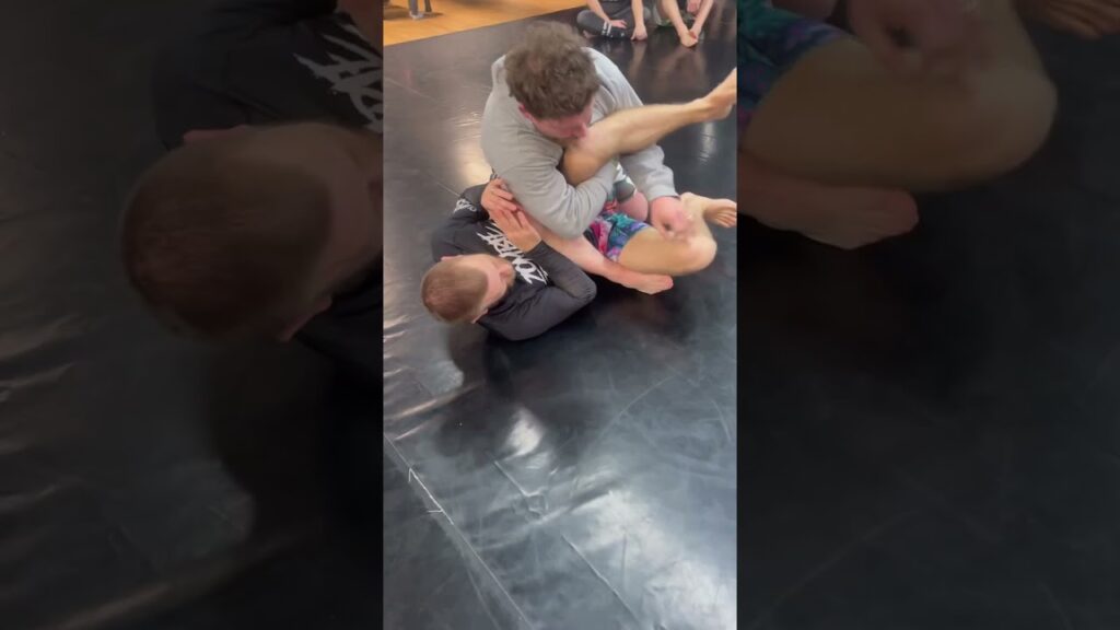 Using the Tonon hug to the back when the legs aren’t open #guardpassing #guardpass