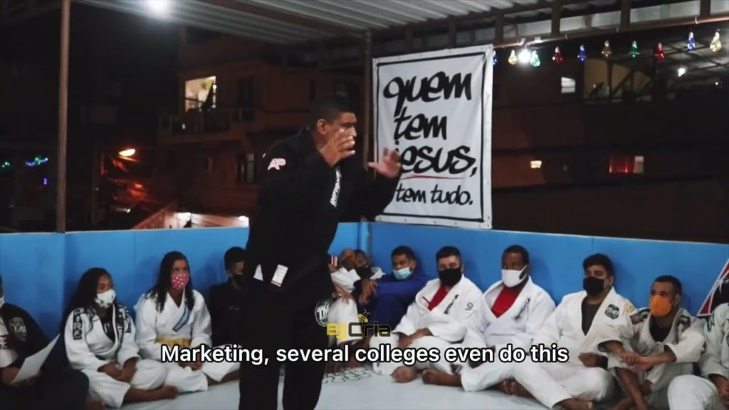 VIDEO QUE CHOCOU O MUNDO DOS FALSOS FAIXAS PRETAS