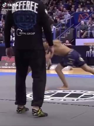 Vagner Rocha Takedown



Vagner Rocha Takedown!!  
Translated from Portuguese