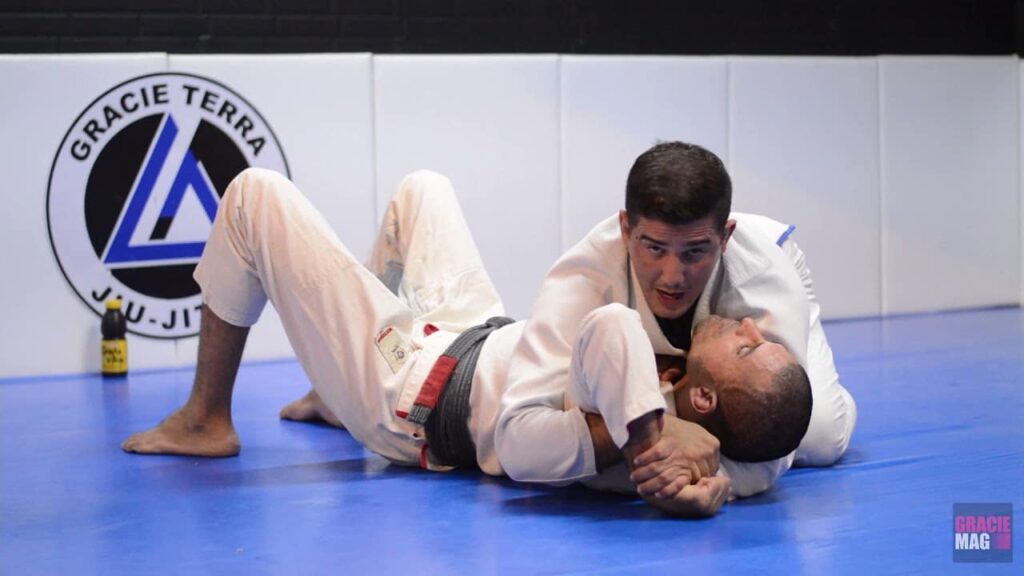 Vitor Terra ensina 2 truques para finalizar na americana no Jiu-Jitsu