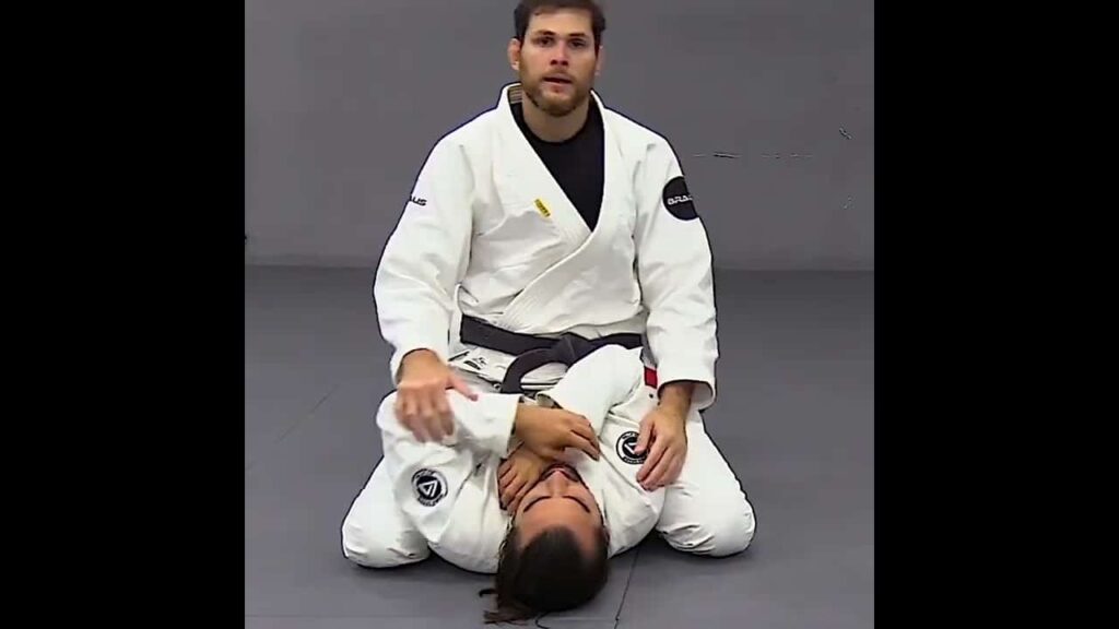 WRIST LOCK from MOUNT - Roger Gracie