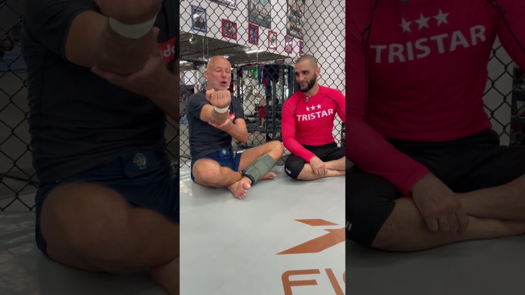 We have 5 FREE instructional videos coming up with Silver Fox 🦊 #bjj