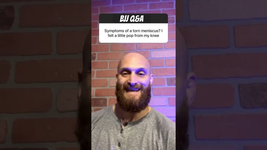 What Are The Symptoms of a Meniscus Tear? #shorts