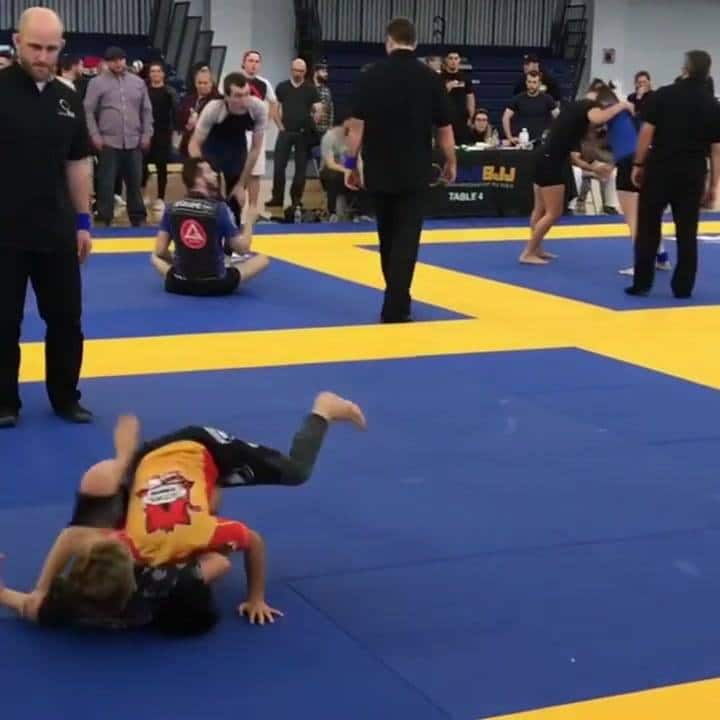 What an amazing finish by @icaro.jiujitsu!
 What do you think?
