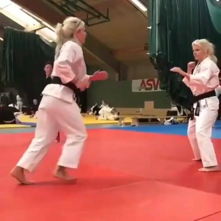 What an amazing performance!!!! credit: @mulheresdojiujitsu