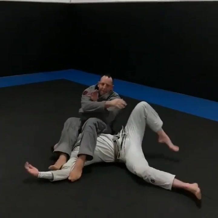 Who loves slow emotion and armbars? credit: @bjj_world_forall