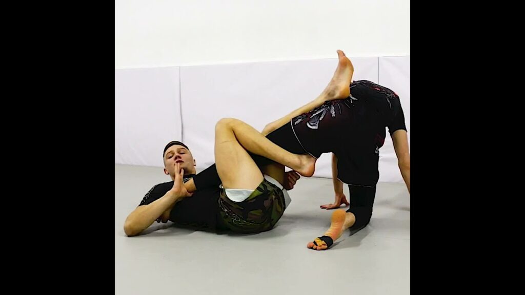 X Hook Leg Locks by Mateusz Szczeciński