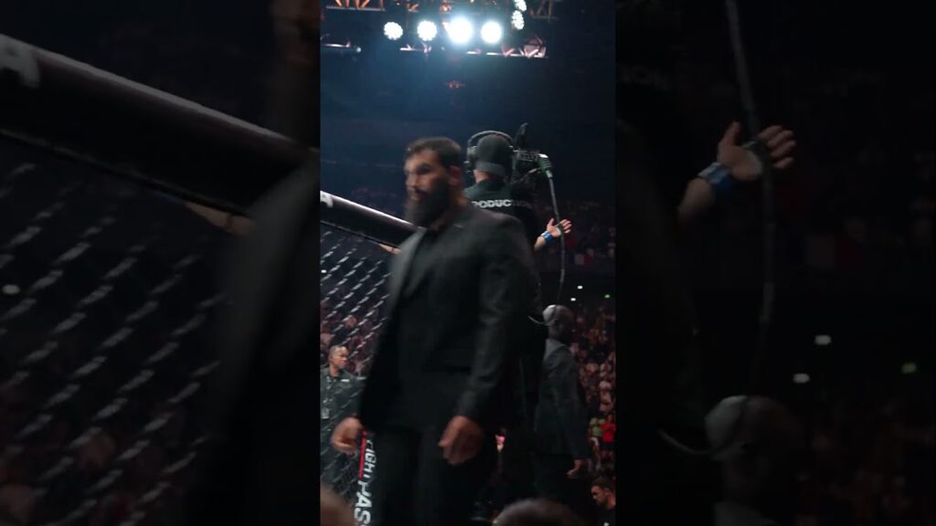 getting it done EARLY 😤 #ufcparis